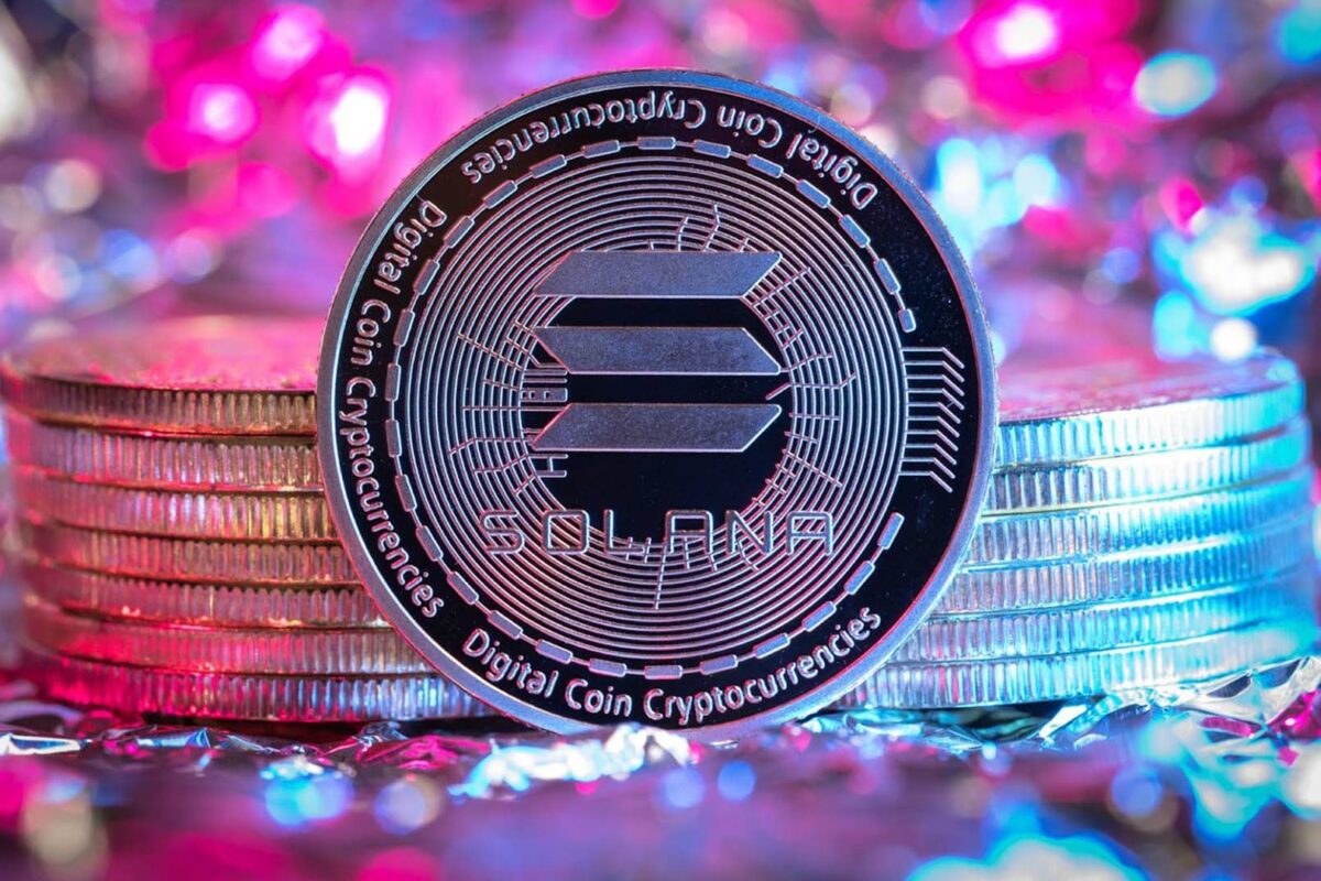 Solana becomes a bargain after SEC fear, Avorak can profit from this movement