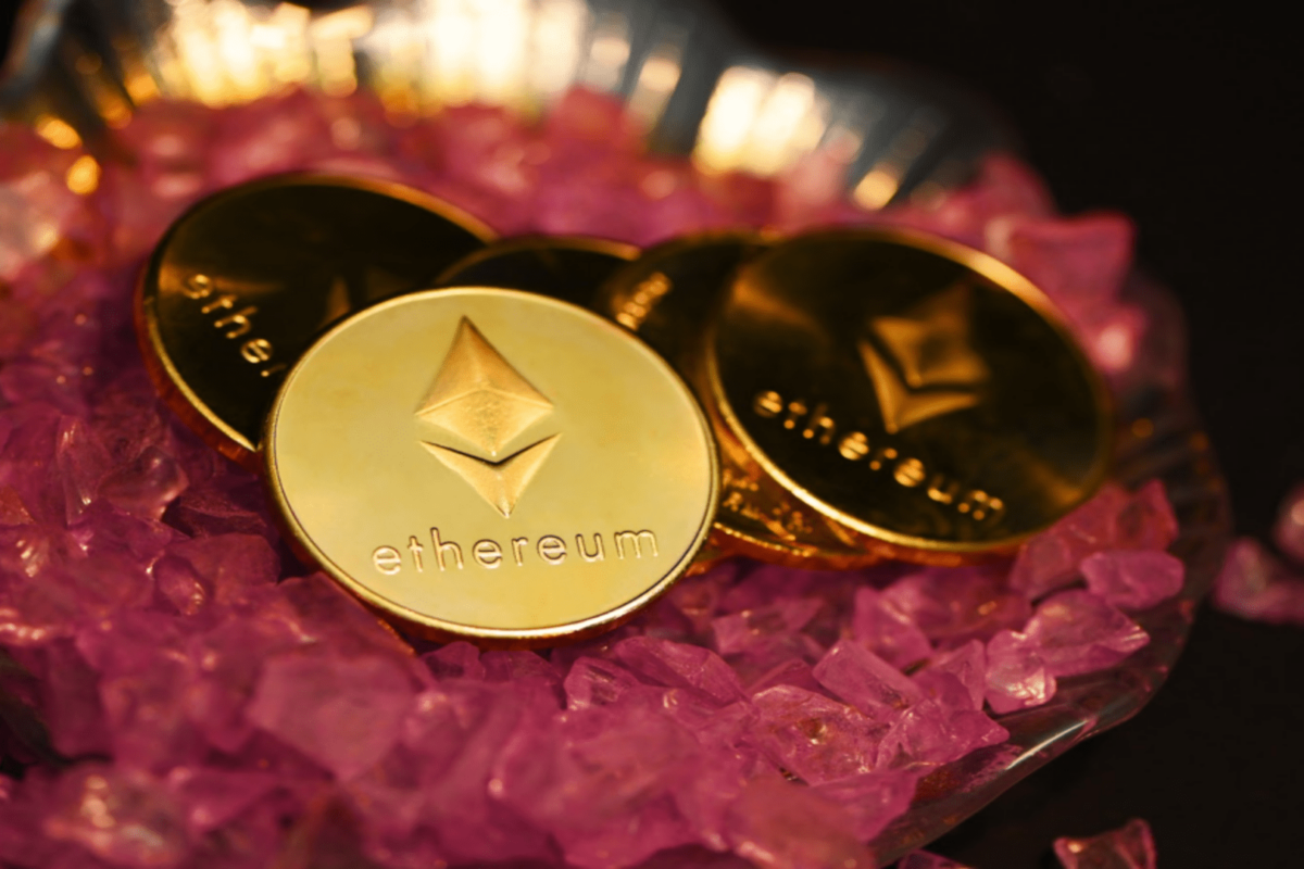 Market Crash presents lifetime opportunity to invest in Ethereum, Shiba Inu and Avorak AI